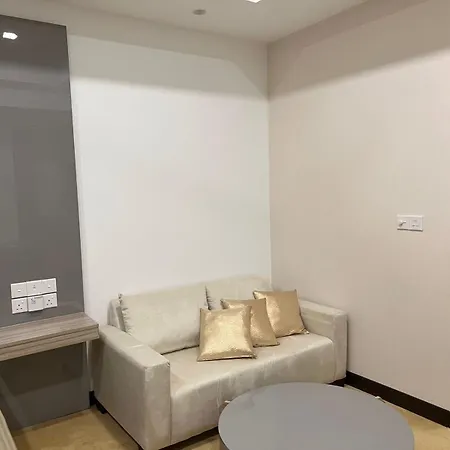 Sea View - Luxury Apartments By Tyronne Negombo Exterior photo