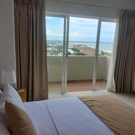 Sea View - Luxury Apartments By Tyronne Negombo Room photo