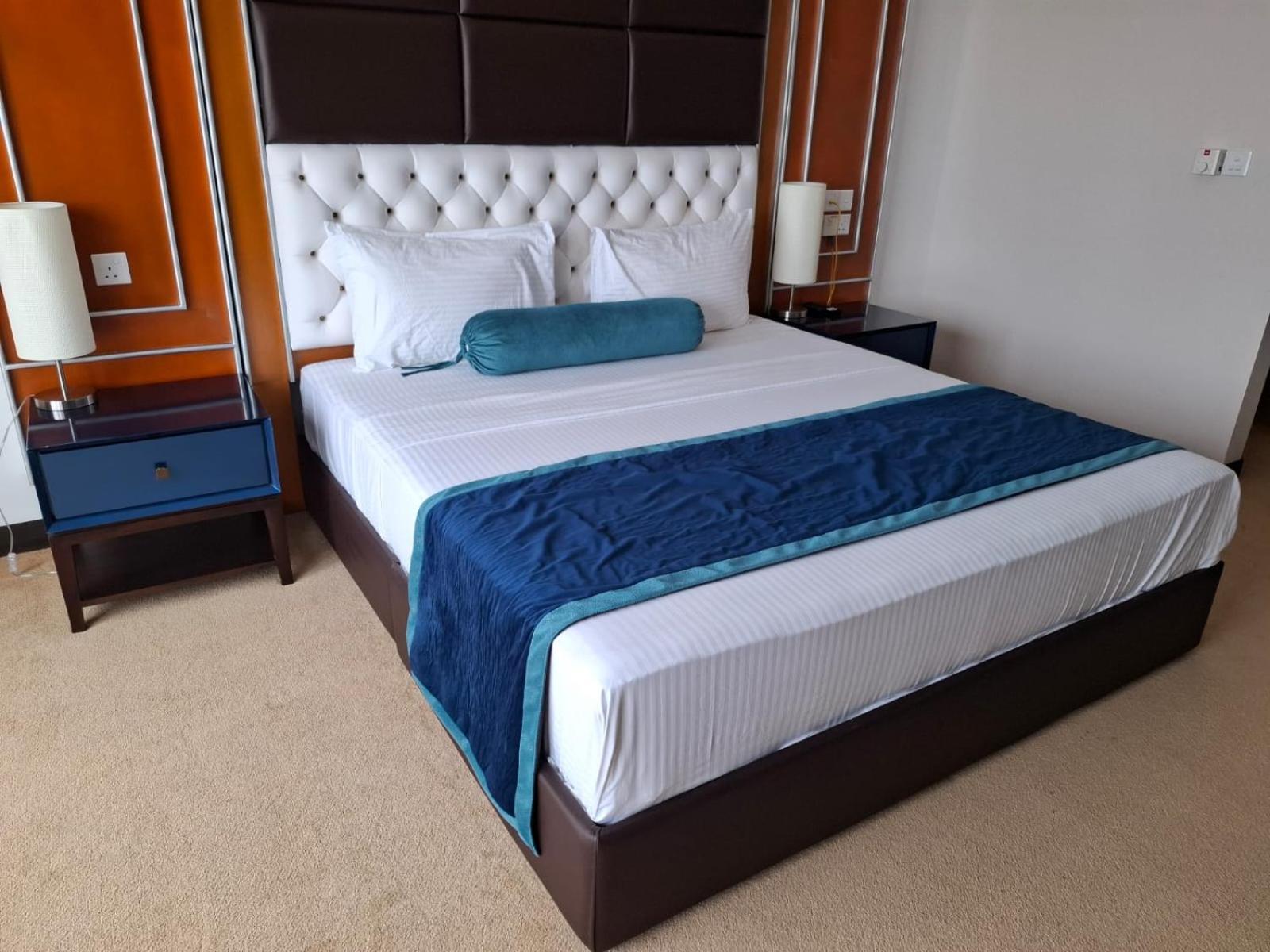 Sea View - Luxury By Tyronne * Negombo