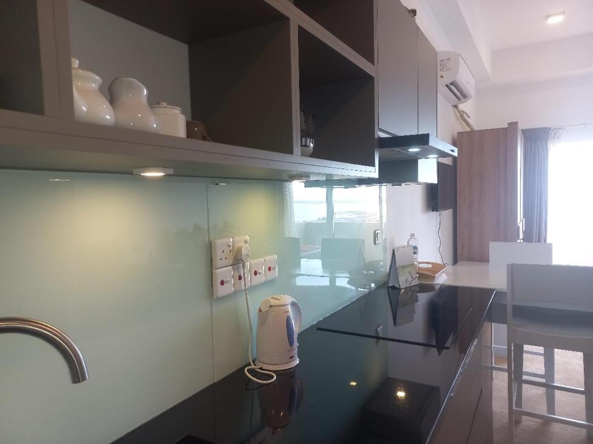 Sea View - Luxury By Tyronne अपार्टमेंट *