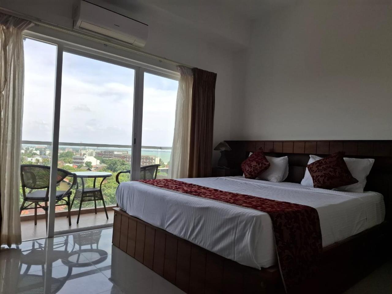 Sea View - Luxury By Tyronne * Negombo